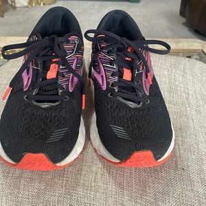 Brooks Women’s Adrenaline 19